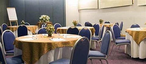 фото отеля Michelangelo Plaza Inn