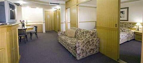 фото отеля Michelangelo Plaza Inn