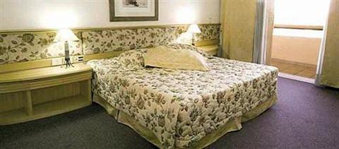 фото отеля Michelangelo Plaza Inn