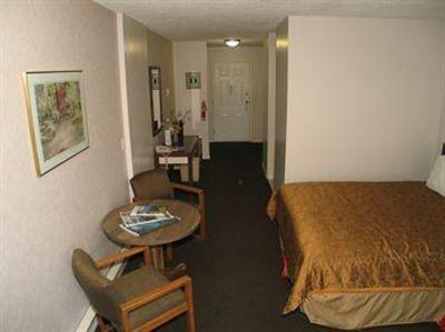 фото отеля The Recreation Inn & Suites