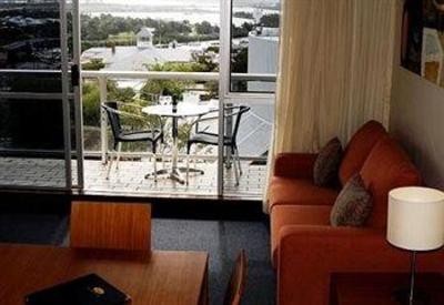 фото отеля Metro Hotel & Apartments Gladstone