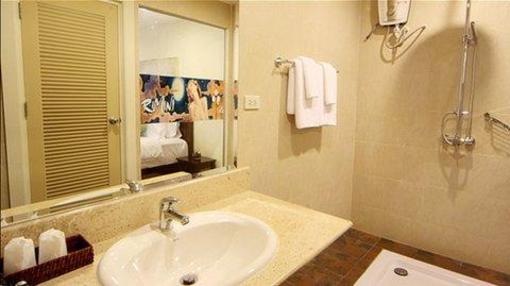 фото отеля Isawanya Beach Resort Pattaya
