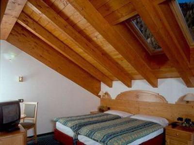 фото отеля Hotel Cristallo Canazei