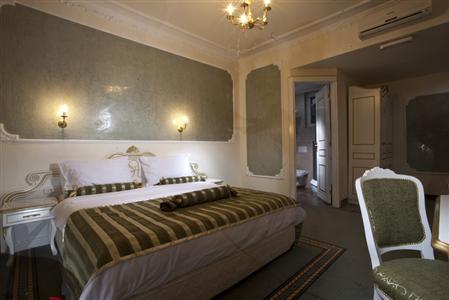 фото отеля Queen's Astoria Design Hotel
