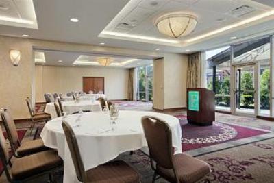 фото отеля Embassy Suites Buffalo