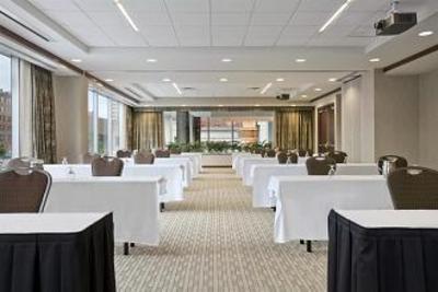 фото отеля Embassy Suites Buffalo