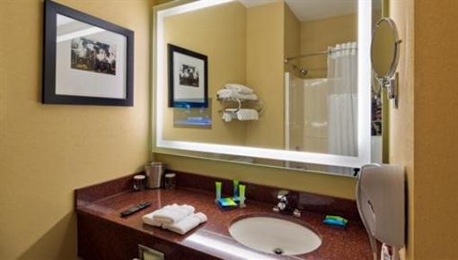 фото отеля Radisson Hotel & Conference Center Rockford