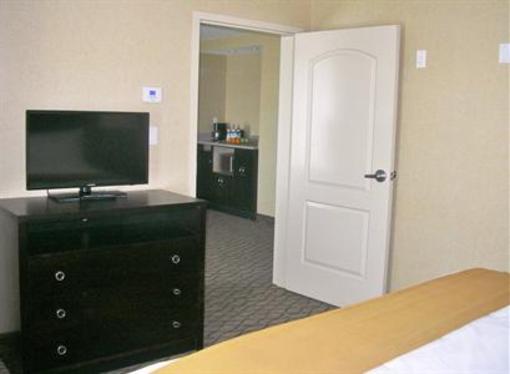 фото отеля Holiday Inn Express Hotel & Suites Fort Saskatchewan