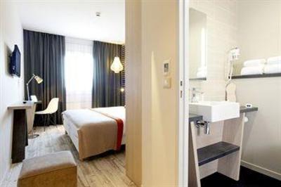 фото отеля Hotel Kyriad Prestige Vannes Pompidou