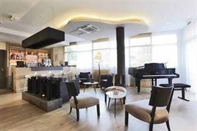 фото отеля Hotel Kyriad Prestige Vannes Pompidou