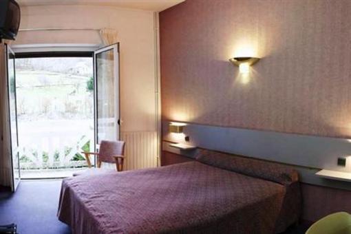фото отеля Hotel Des Pyrenees