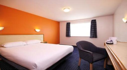 фото отеля Travelodge Newcastle Whitemare Pool