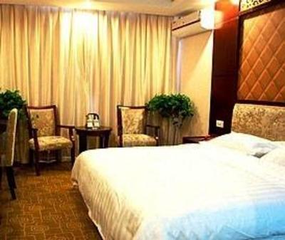 фото отеля Kaibin Hotel Chengdu Qingbaijiang