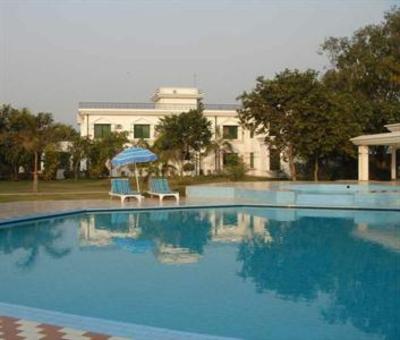 фото отеля Lahore Country Club