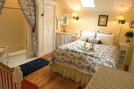 фото отеля Tin Lizzie Inn