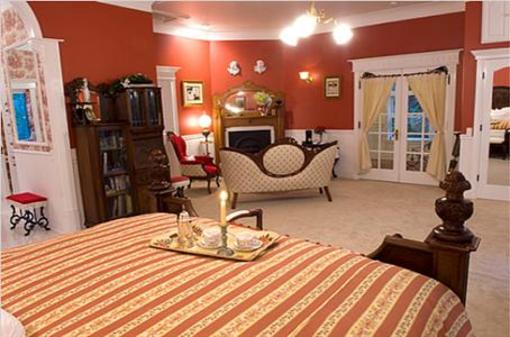 фото отеля Tin Lizzie Inn