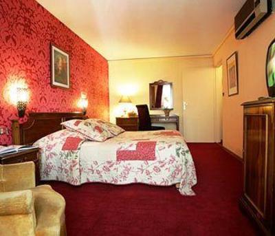 фото отеля Hotel Des Tuileries Nimes