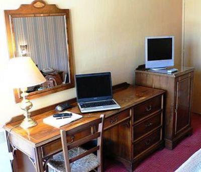 фото отеля Hotel Des Tuileries Nimes