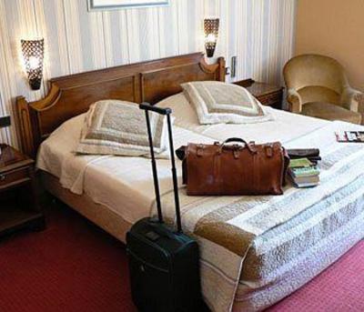 фото отеля Hotel Des Tuileries Nimes