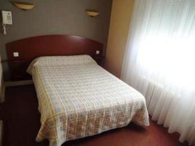 фото отеля Hotel L'Agriculture Bellegarde (Loiret)