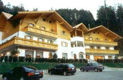 фото отеля Hotel Gasthof Larch