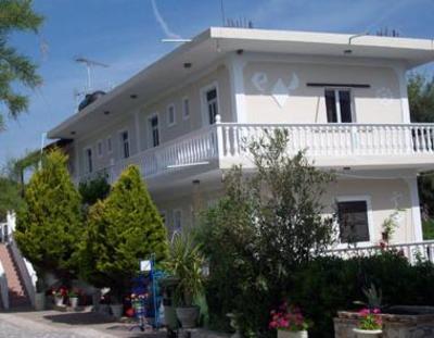 фото отеля Gorgona Studios And Apartments
