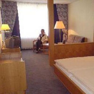 фото отеля Hotel Hubertushof Lingen