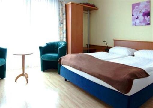 фото отеля Hotel Schäferbrunnen Bad Lippspringe