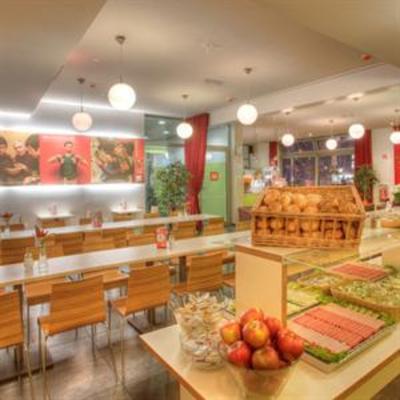 фото отеля Meininger Hotel Berlin Prenzlauer Berg