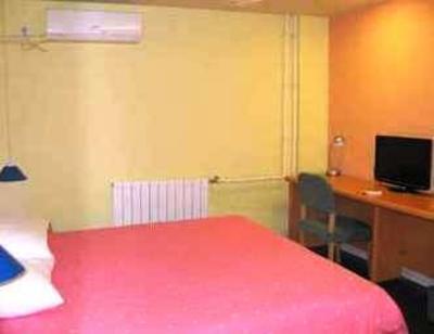 фото отеля Home Inn Qingdao Harbin Road Wanke City