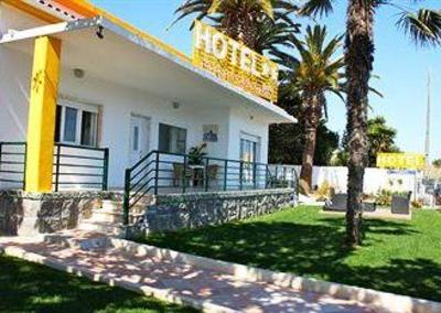 фото отеля Residencial Figueiredo Lourinhã