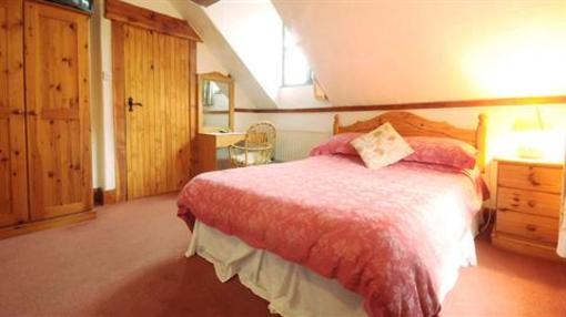 фото отеля Tudor Lodge Laragh
