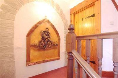фото отеля Tudor Lodge Laragh