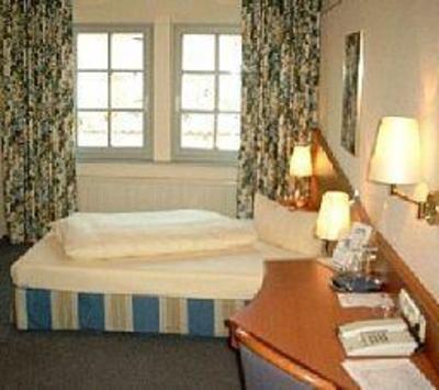 фото отеля Hotel Country Inn Hallstadt