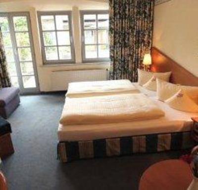 фото отеля Hotel Country Inn Hallstadt