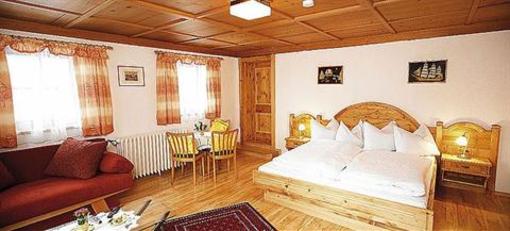 фото отеля Heilbad Burgwies Pension Stuhlfelden
