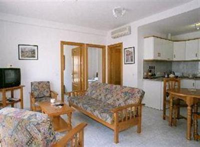 фото отеля Apartamentos La Fonda