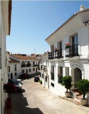 фото отеля Apartamentos La Fonda
