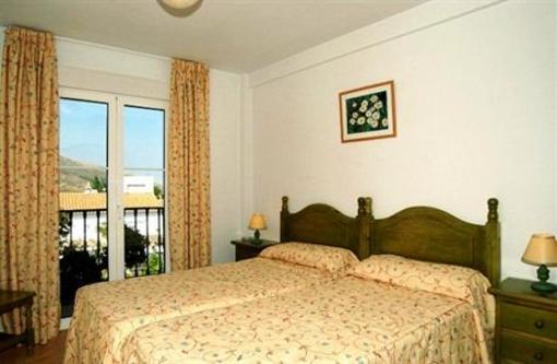 фото отеля Apartamentos La Fonda