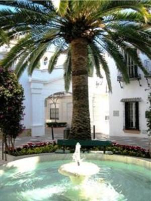 фото отеля Apartamentos La Fonda
