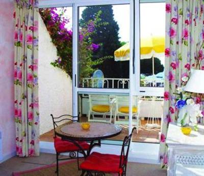 фото отеля Hotel les Alcyons Le Lavandou