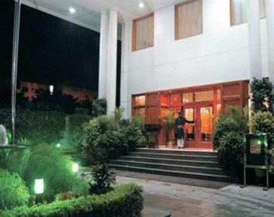 фото отеля Hari International Hotel Bangalore