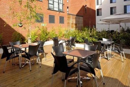 фото отеля Holiday Inn Express Cheltenham