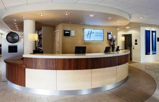 фото отеля Holiday Inn Express Cheltenham