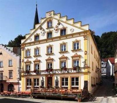 фото отеля Gasthof Zur Post Riedenburg