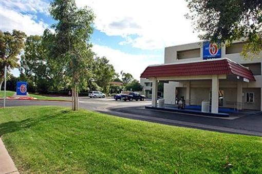 фото отеля Motel 6 Phoenix Tempe - Priest Dr - Asu