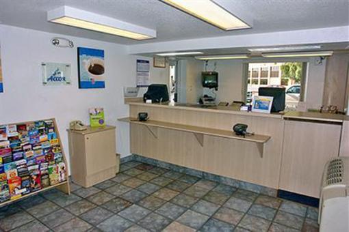 фото отеля Motel 6 Phoenix Tempe - Priest Dr - Asu