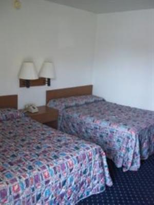 фото отеля Quad City Inn