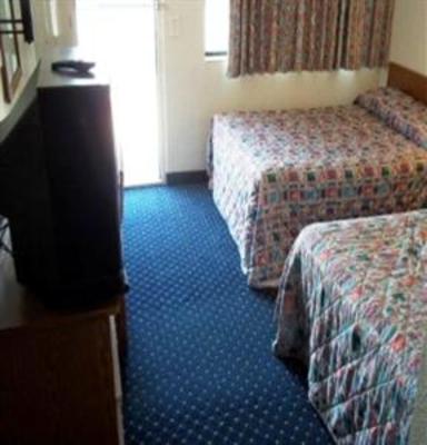 фото отеля Quad City Inn