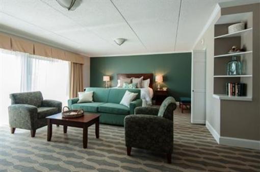 фото отеля Cohasset Harbor Resort